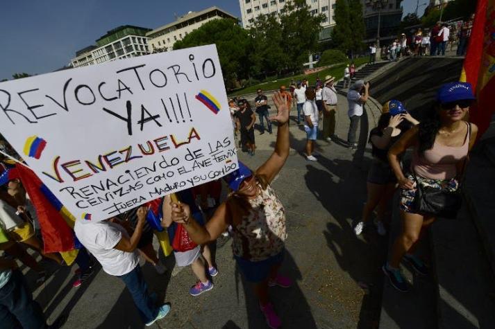 Madrid: venezolanos inmigrantes salen a protestar a favor del referéndum revocatorio