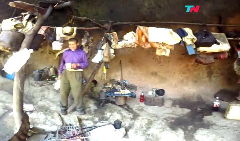 Argentina: La historia del hombre que vive en una caverna hace 40 años