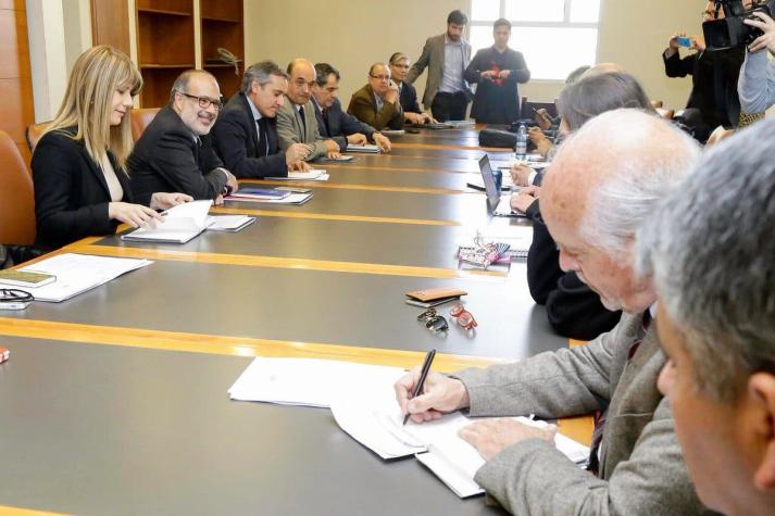 Gobierno y Mesa del Sector Público culminan primera reunión con foco en reforma a pensiones