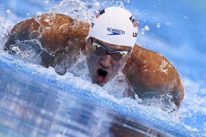 Nadador Ryan Lochte suspendido 10 meses por falso testimonio de asalto en Río 2016