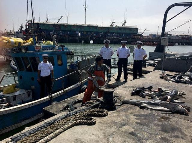 Armada decomisa embarcación de pesca peruana en Zona Económica Exclusiva