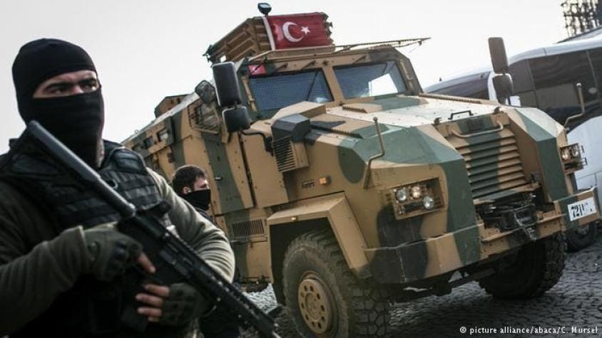 Turquía suspende a 11.000 maestros por presunto apoyo al PKK