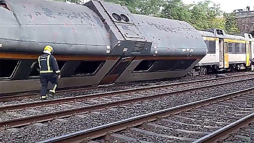 Al menos cuatro muertos al descarrilar un tren en el noroeste de España
