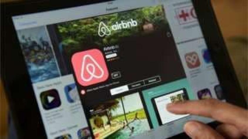 Por qué Airbnb tuvo que instaurar una política para combatir el racismo