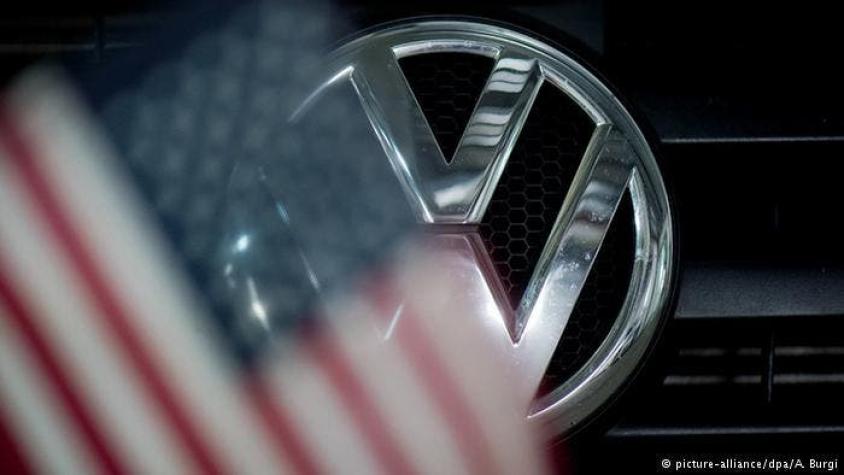Exingeniero de VW se declara culpable por caso de emisiones