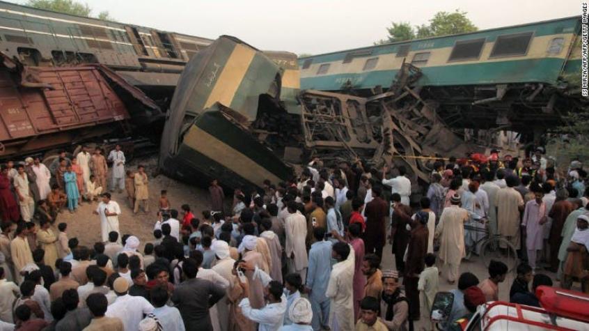 Choque de trenes en Pakistán deja seis muertos y centenar de heridos