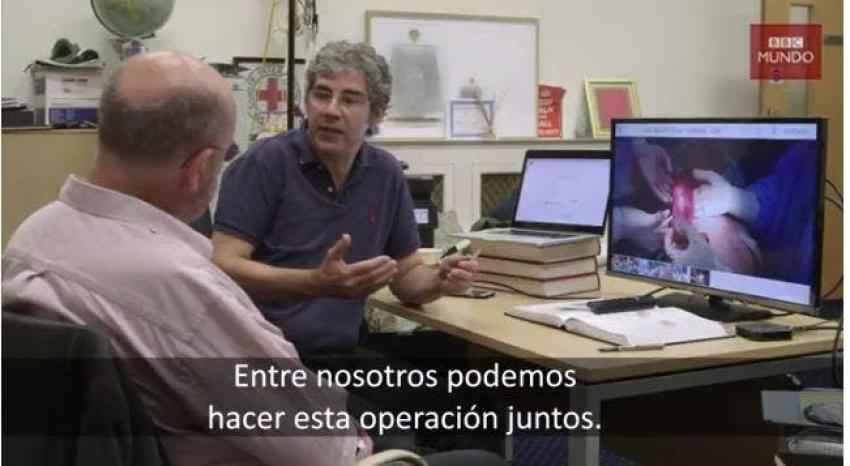 [VIDEO] El doctor británico que dirige complejas operaciones quirúrgicas a través de Skype