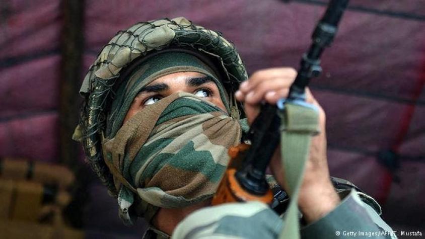 17 soldados muertos en ataque contra cuartel en Cachemira