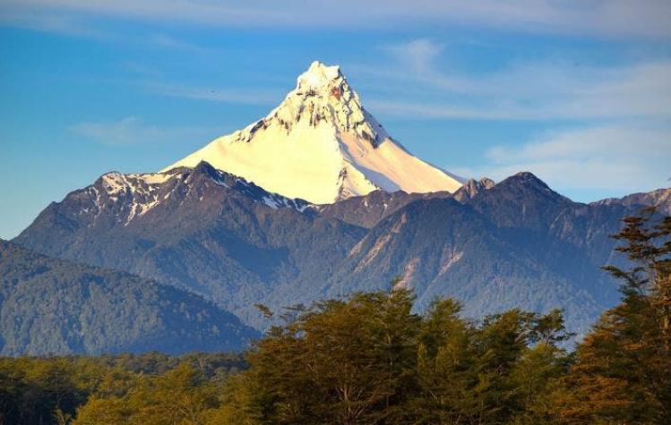 Confirman fallecimiento de dos de los deportistas extraviados en el volcán Puntiagudo