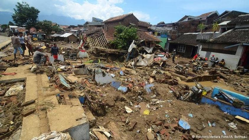 Más De Veinte Muertos Por Inundaciones En Indonesia