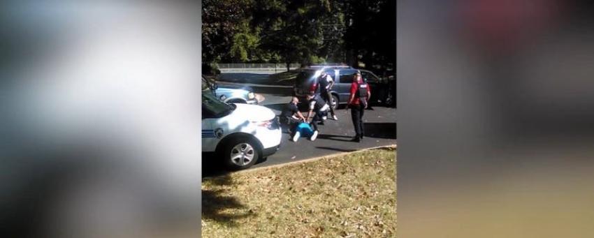 "No le disparen, no tiene arma": Revelan video de hombre negro baleado por la policía de Charlotte