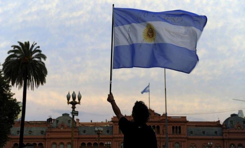 Trabajadores públicos argentinos anuncian huelga por reajuste salarial