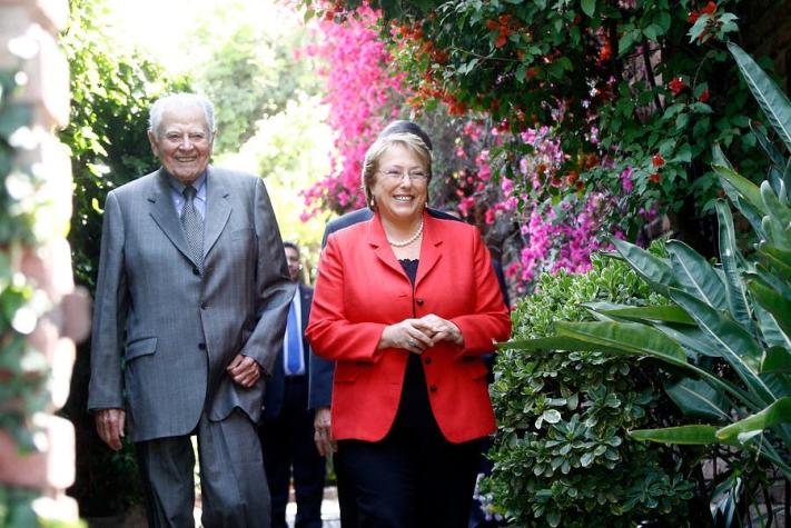 Bachelet alista homenaje a Aylwin por aniversario de triunfo del "No"