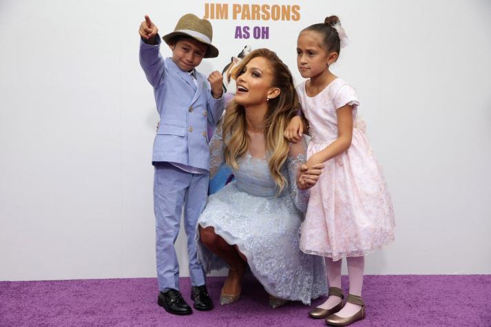 Jennifer Lopez comparte fotografía en su feliz labor de madre