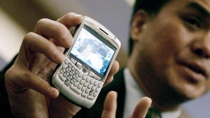 Adiós a los teléfonos de BlackBerry: 4 hitos y el error final del primer rey de los smartphones
