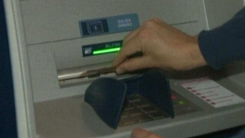 Carabineros descubre nueva tecnología para clonar tarjetas bancarias