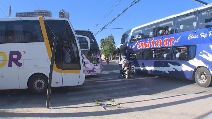 Sernac denunció a 30 empresas de buses a días del fin de semana largo