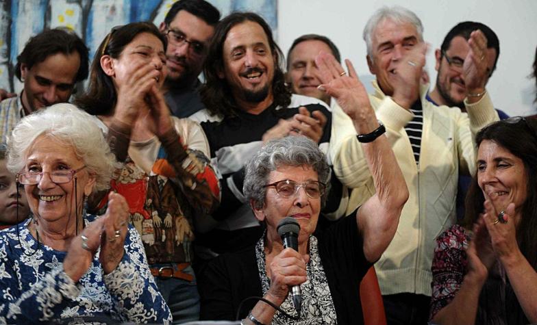 Abuelas de Plaza de Mayo anuncian restitución de nieto 121 en Argentina