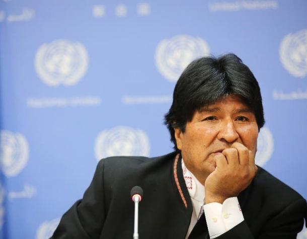 Evo Morales acusa "bloqueo de dos mil camiones en la frontera con Chile
