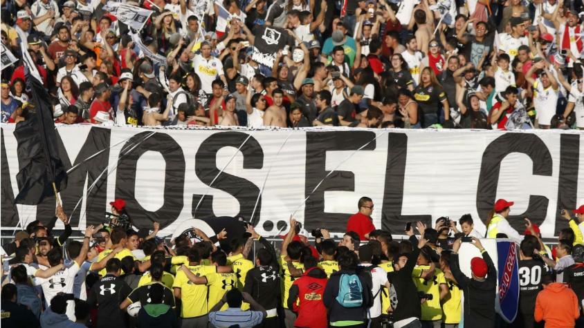 [VIDEO] "Arengazo": 30 mil hinchas llegaron a apoyar a Colo Colo en la previa del Superclásico