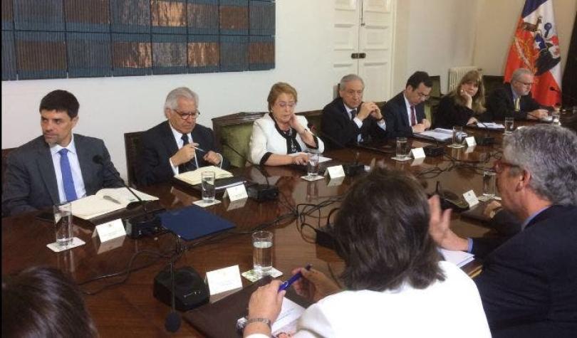 Bachelet encabeza consejo de gabinete en antesala de discusión presupuestaria
