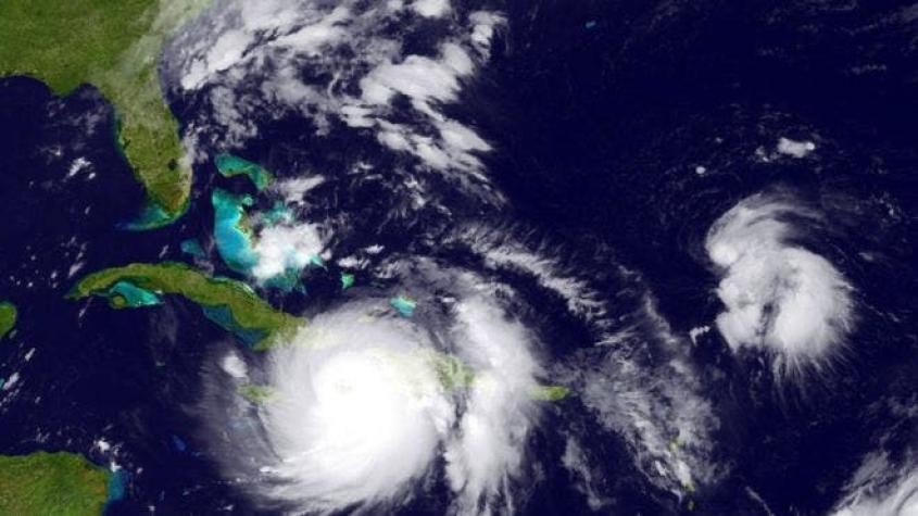 El poderoso huracán Matthew deja Cuba y se dirige a Bahamas y Florida