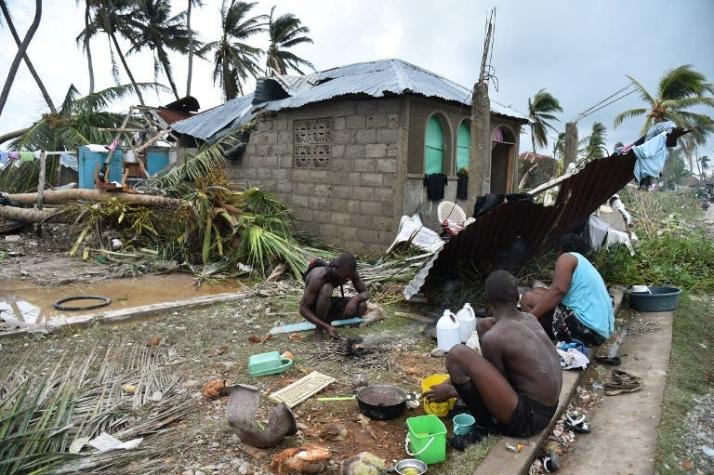 Huracán Matthew comienza a azotar a EE.UU. tras dejar devastación y muerte en Haití