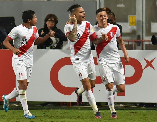 Alarma en Perú: Paolo Guerrero es duda para enfrentar a Chile por probable lesión