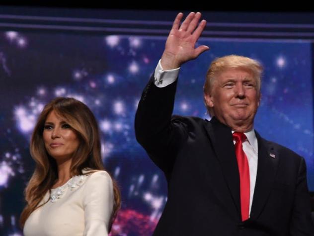 Melania Trump tilda de "inaceptables" comentarios lascivos de su esposo