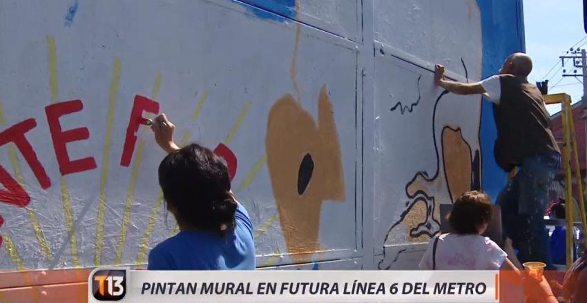 [VIDEO] Vecinos de Pedro Aguirre Cerda pintan mural en futura línea 6 del Metro