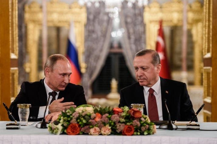 Turquía y Rusia firman acuerdo para construir gasoducto TurkStream
