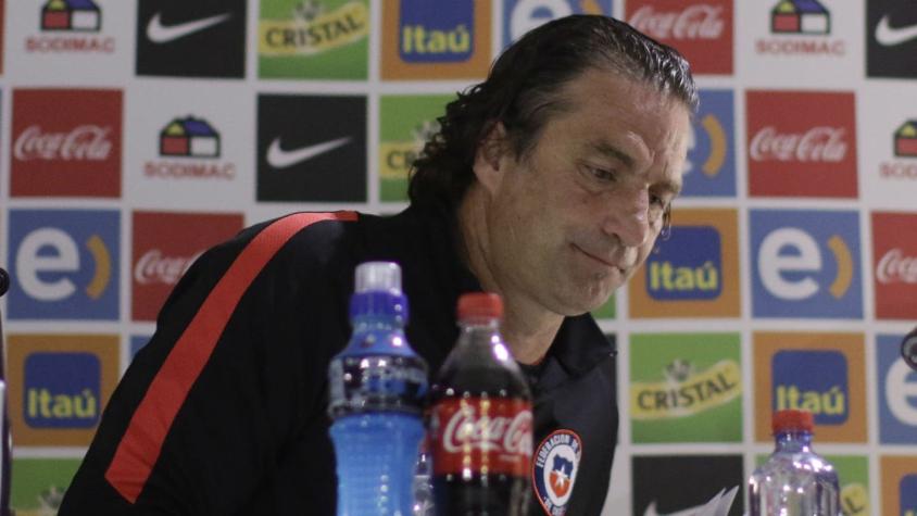 [VIDEO] Chile vs. Perú: A Pizzi se le ve incómodo en "La Roja"