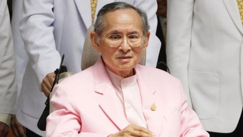 Muere el rey de Tailandia, Bhumibol Adulyadej, el monarca con el reinado más largo del mundo