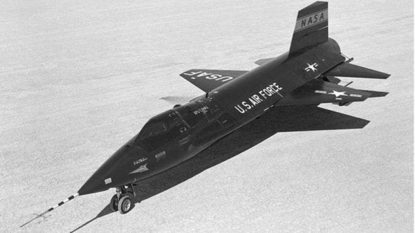 B-52 y X-15: el bombardero y el avión cohete que abrieron el camino a las misiones a la Luna