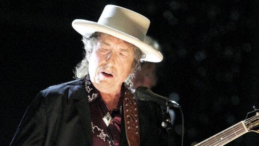 ¿Sabe Bob Dylan que ganó el Premio Nobel de Literatura?