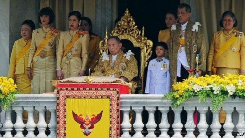 La junta de Tailandia pide al pueblo "sancionar" a quienes critiquen la monarquía