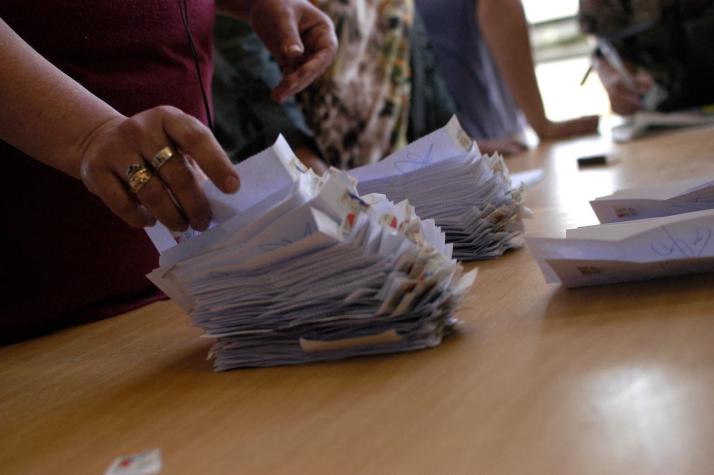 Padrón electoral: oficialismo presiona por renuncias y califica como "papelón" retiro de proyecto