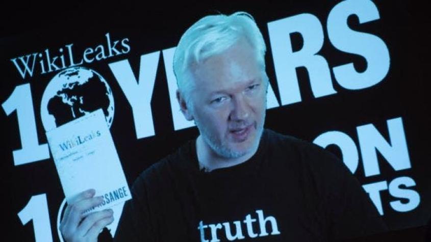 Ecuador reconoce que le restringió el acceso a internet a Julian Assange