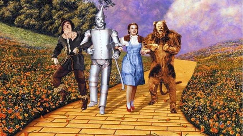 La curiosa campaña para salvar los zapatos rojos de la legendaria película El Mago de Oz