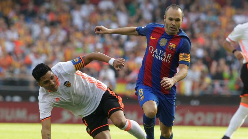 Andrés Iniesta será baja por dos meses tras sufrir grave lesión en duelo de Barcelona ante Valencia