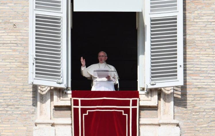 El papa llora por los muertos en Irak y reza en silencio por la paz