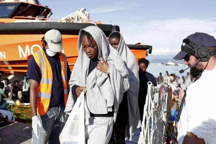 Italia acoge a miles de migrantes rescatados en el Mediterráneo
