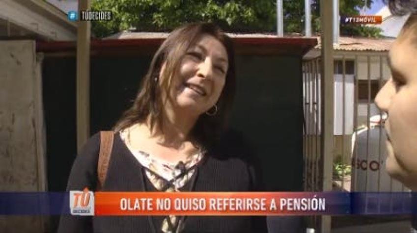[VIDEO] Ex esposa de Osvaldo Andrade no quiso referirse a su pensión tras asistir a votar