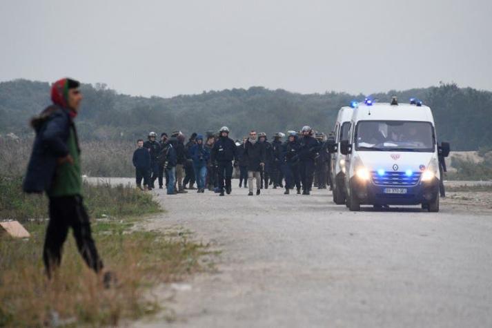 "Jungla de Calais": Campamento de inmigrantes en Francia será desalojado
