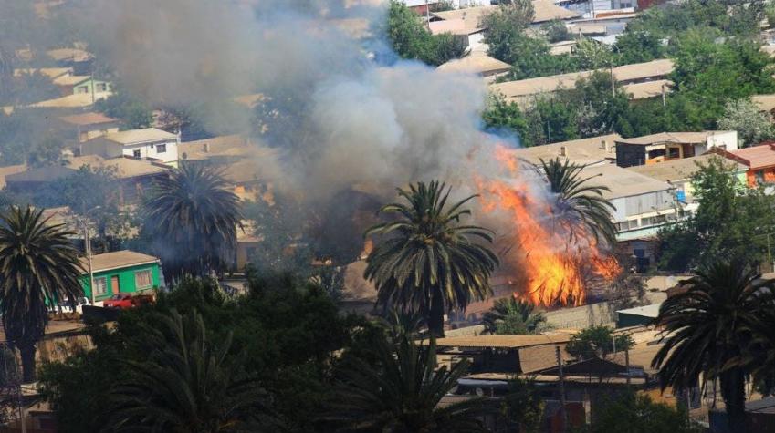 Alerta Roja en Vallenar: suspenden clases por incendio forestal