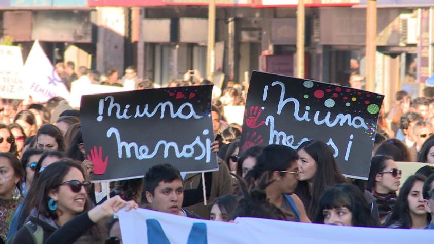Las historias de las mujeres tras el #NiUnaMenos en Chile
