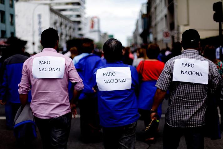 Valparaíso: funcionarios públicos inician paro nacional en rechazo a reajuste salarial