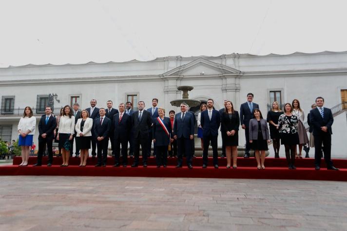 Bachelet concreta ajuste sin cambio de ministros: remueve a seis subsecretarios