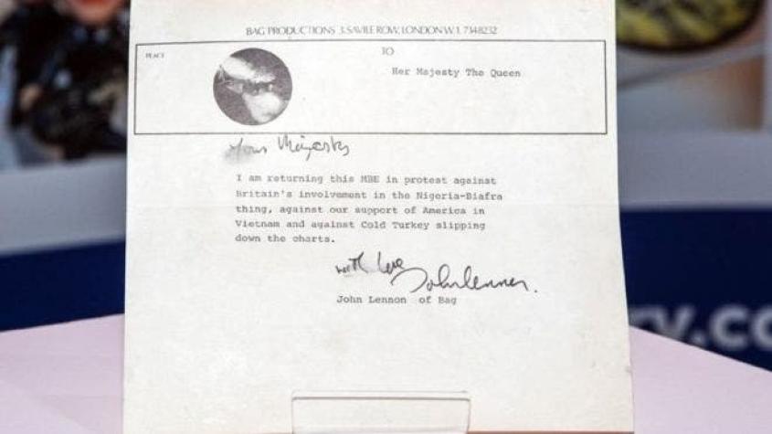 La carta de US$70.000 en la que John Lennon rechaza la Orden del Imperio Británico