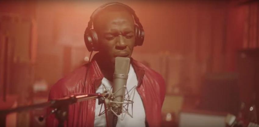 [VIDEO] No sólo en las pistas: Usain Bolt también se luce como cantante
